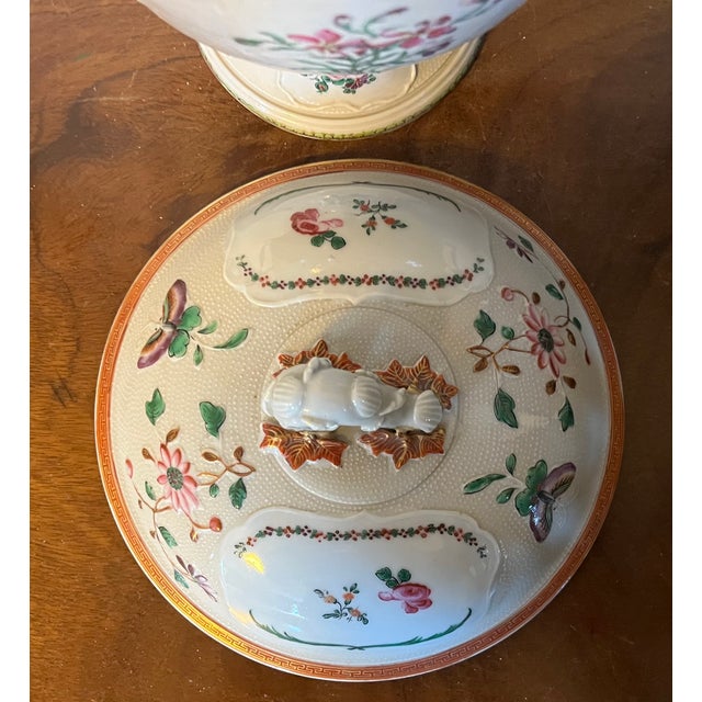 18th Century Antique 18th Century Chinese Export Famille Rose Porcelain Trophy Cup or Urn With Handles & Cover Butterflies & Flowers Circa 1790 For Sale - Image 5 of 18