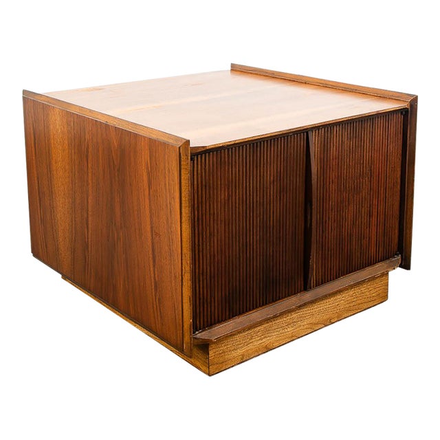Mid Century Modern End Table Lane Attributed Cabinet Square Walnut 2 Doors Side Table MCM For Sale