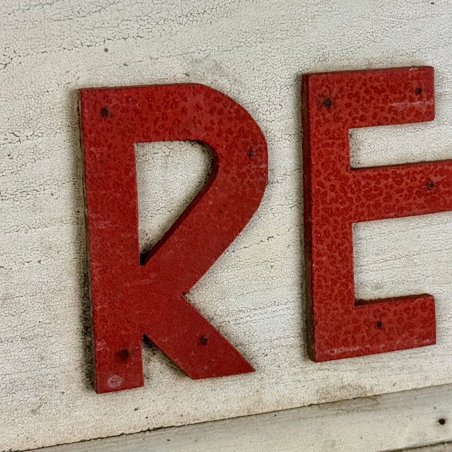Vintage Art Deco Period Wood "For Rent" Sign in Bright Red Lettering and Design Motif For Sale - Image 4 of 8