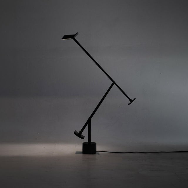 Name : Tizio Halogen Lamp Designer : Richard Sapper Editor : Artemide Country : Italy 1st release year : 1972 Fact : A...