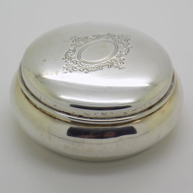 Italian Vintage Italian Handmade Genuine Silver Pill Snuff Trinket Round Chiseled Box For Sale - Image 3 of 10