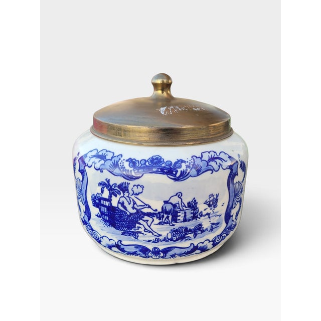 Hand-Painted Dutch Delft Blue Tobacco Jar & Humidor with Brass Lid from Goedewaagen, Gouda, 1930s For Sale - Image 16 of 16