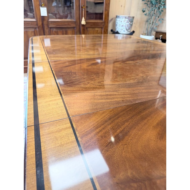 Late 20th Century Baker Stately Homes Georgian Mahogany Pedestal Dining Table For Sale In New York - Image 6 of 12