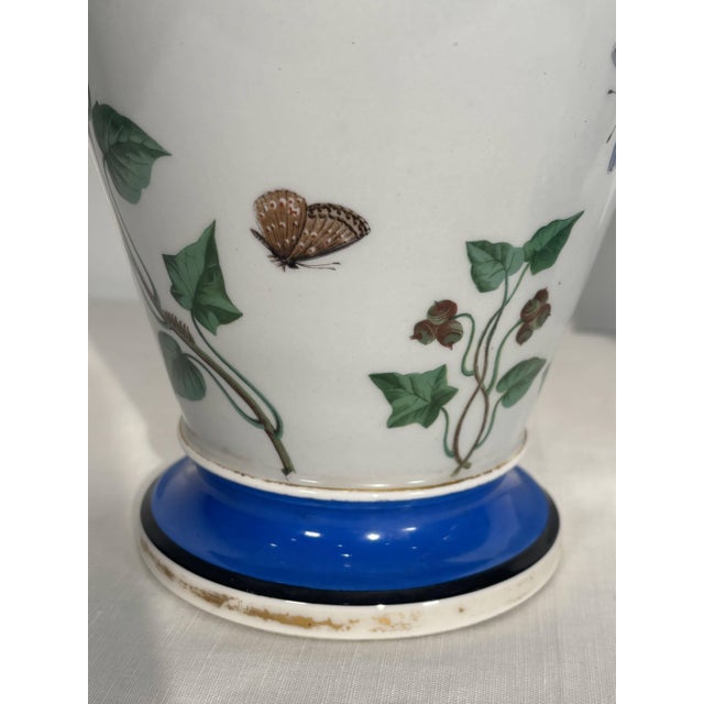 Paris Porcelain Vases with Naturalistic Decoration with Birds and Butterflies, 19th Century, Set of 2 For Sale - Image 14 of 17