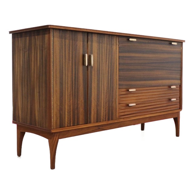 1960s Mid Century Modern Vintage Credenza Sideboard Buffet Danish Style For Sale