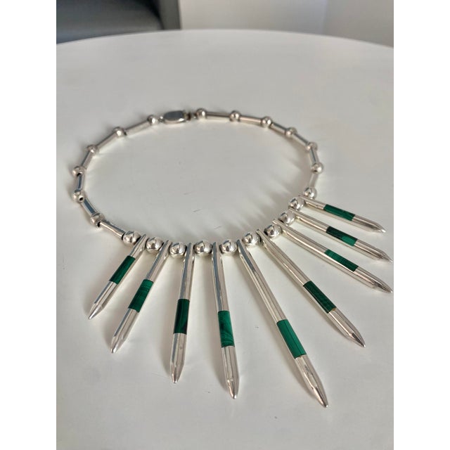 Taxco Sterling Silver + Malachite Modernist Necklace, Mexico 1970s For Sale - Image 6 of 13
