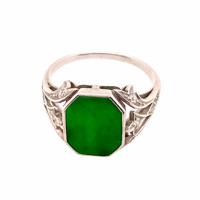 1900 - 1909 Antique Edwardian Platinum Diamond and Jade Jadeite Ring Size 6 For Sale - Image 4 of 5