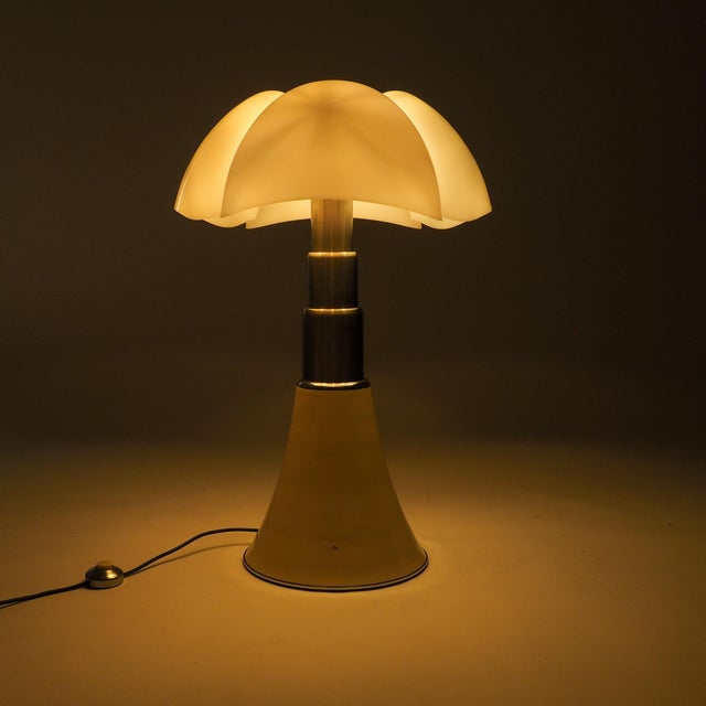 Vintage Pipistrelle Table Lamp by Gae Aulenti for Martinelli Luce, 1970s For Sale - Image 17 of 17