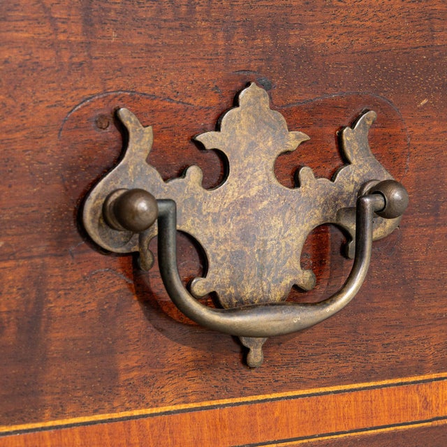 19th Century United Kingdom Rich Mahogany Mahogany Chest Of Drawers For Sale - Image 9 of 10
