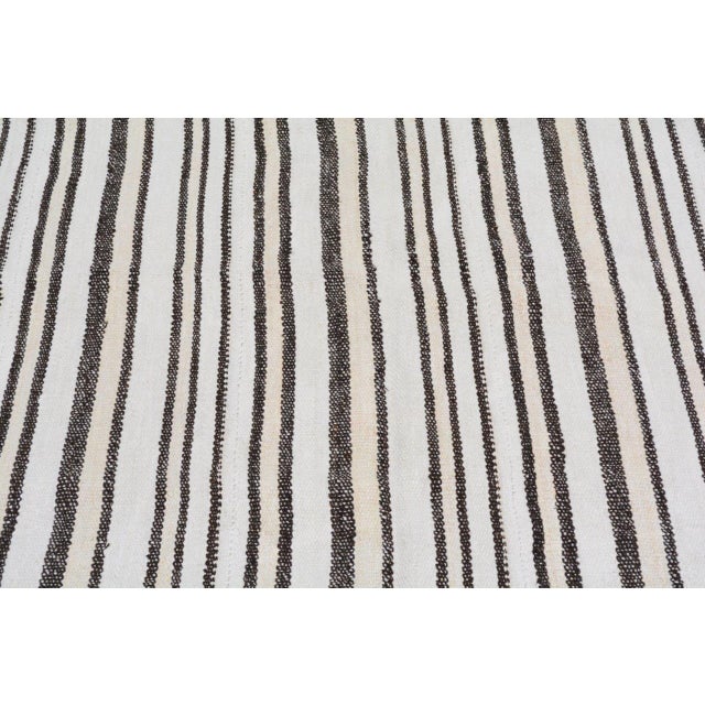 Turkish Vintage Turkish Flatweave Hemp Rug, 4'6''x6'1'' For Sale - Image 3 of 4