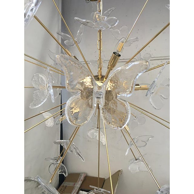 Contemporary Murano Glass Sputnik Chandelier in Gold 24 Karat and Clear Butterfly by Simoeng For Sale - Image 3 of 9