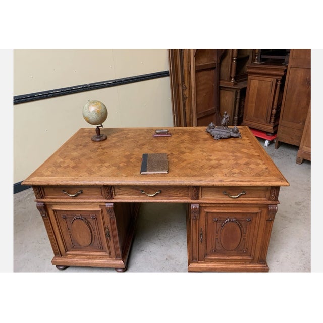 Age: circa 1910 Wood type: solid oak Condition: very good, meticulously maintained, and ready-to-use original condition...