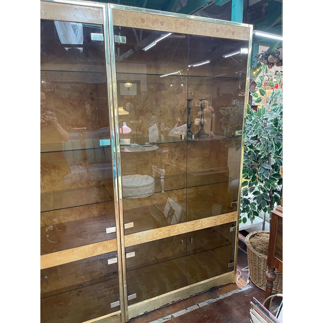 Wood Mid 20th Century Hollywood Regency Burl Wood and Brass Display Cabinet For Sale - Image 7 of 10