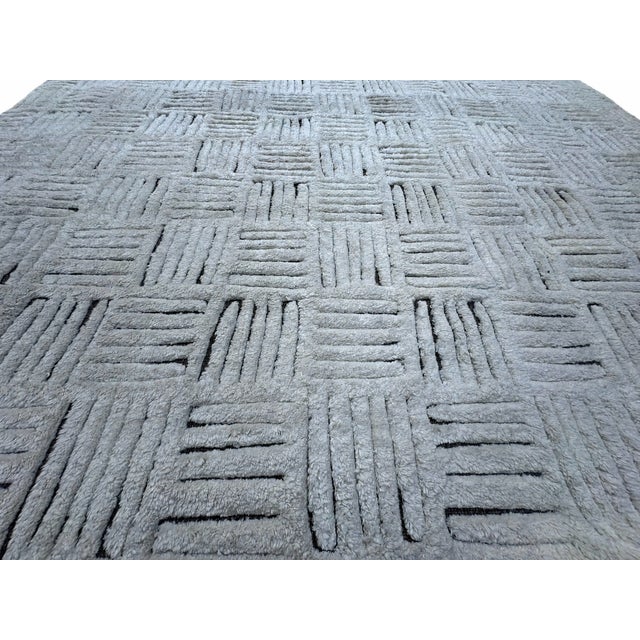 Rh Basanti Rug – 9' × 12' Marled Ivory/Charcoal | Hand-Knotted Wool Blend | Contemporary Himalayan-Inspired Design For Sale - Image 10 of 18