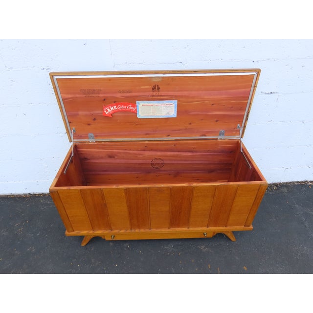 Lane Mid Century Modern Cedar Chest Blanket Trunk Bench With a Drawer 6587 For Sale In Miami - Image 6 of 16