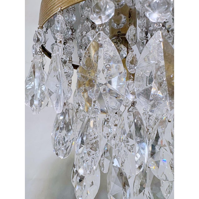 Mid 20th Century Hollywood Regency Crystal Teardrop Chandelier With Ridged Brass Crown For Sale In New York - Image 6 of 9