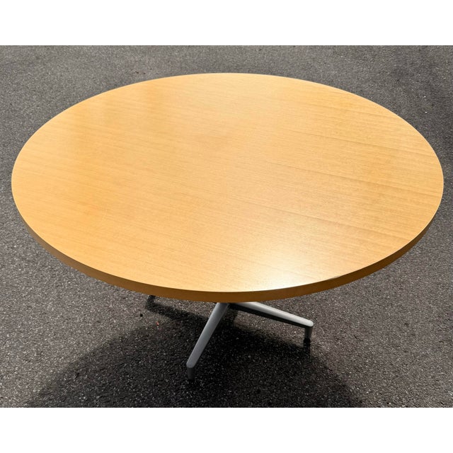 Modern Geiger for Herman Miller ‘Levels’ 48” Round Table, Wood Top With Aluminum Base For Sale - Image 3 of 6