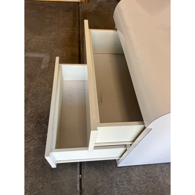 1980s Postmodern White Gloss Laminate Waterfall 2 Drawer Nightstand For Sale - Image 11 of 12