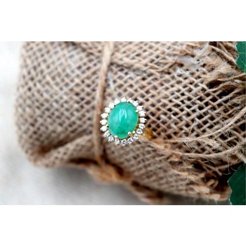 Gold Ring with Cabochon-Shaped Emerald For Sale - Image 6 of 9