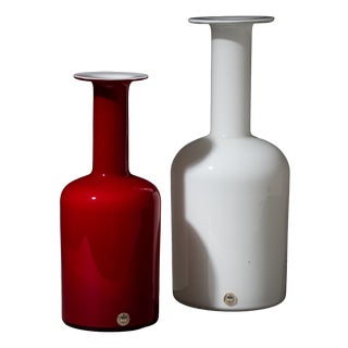 Red and White Glass Vases by Otto Brauer for Holmegaard, Denmark, 1960s, Set of 2 For Sale