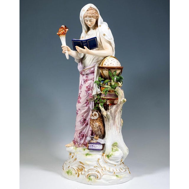Very delicate meissen porcelain figurine around 1900: a beautiful young woman, barefoot and wearing a sleeveless dress...