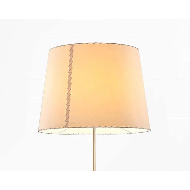 Contemporary Pie De Salón G1 Floor Lamp in Beige and Brass by Jaume Sans For Sale - Image 3 of 8