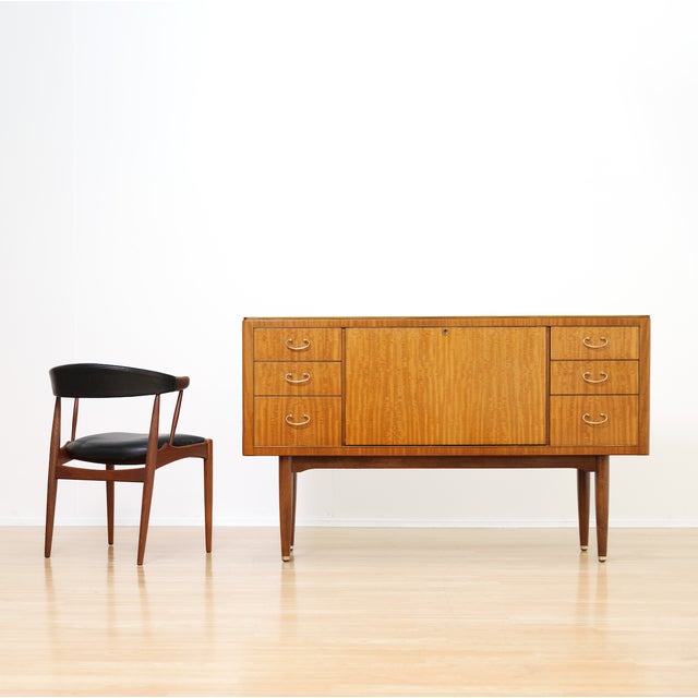 C13 - Mid Century 1950s Credenza by Greaves & Thomas For Sale In Los Angeles - Image 6 of 10