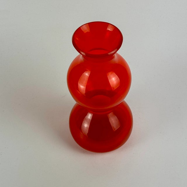 1970s 1970s Hand Blown Double Gourd Art Glass Vase in Fiery Orange-Red For Sale - Image 5 of 8