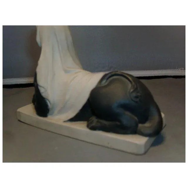 Early 19th Century Antique Early 19th Century Bisque Basalt Porcelain Egyptian Revival Recumbent Sphinx 1790 - 1810 For Sale - Image 5 of 8