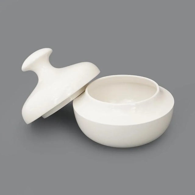 White Ceramic Vase with Lid by Enzo Bioli for Il Picchio, 1970s For Sale - Image 4 of 14