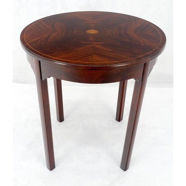 Henredon Inlaid Mahogany Bookmatched Veneer 26" Round Top Lamp Side Occasional Table For Sale - Image 4 of 10