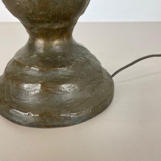 Black Hollywood Regency Bronze Table Light in the style of Auböck, Austria, 1960s For Sale - Image 8 of 18
