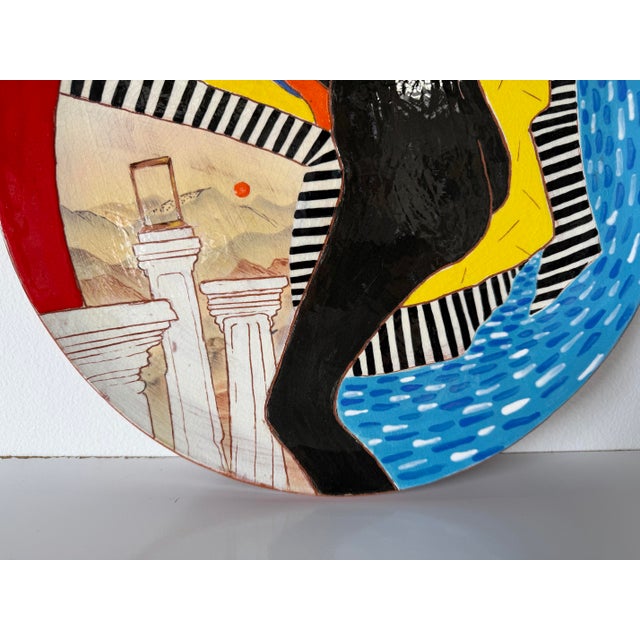 1980s Lois Barton Hand-Painted Figurative Modernist Art Ceramic Decorative Plate For Sale In Miami - Image 6 of 10