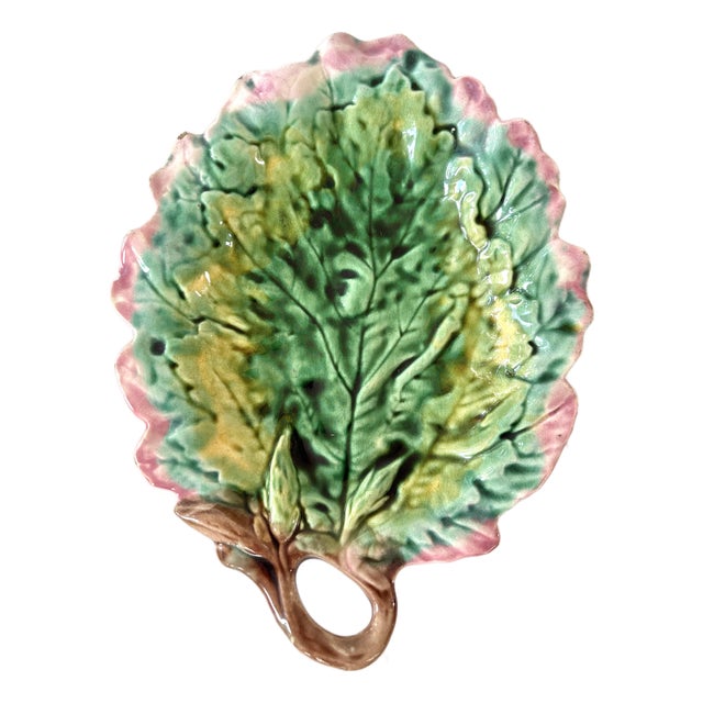 19th-Century Etruscan Majolica Leaf Dish For Sale
