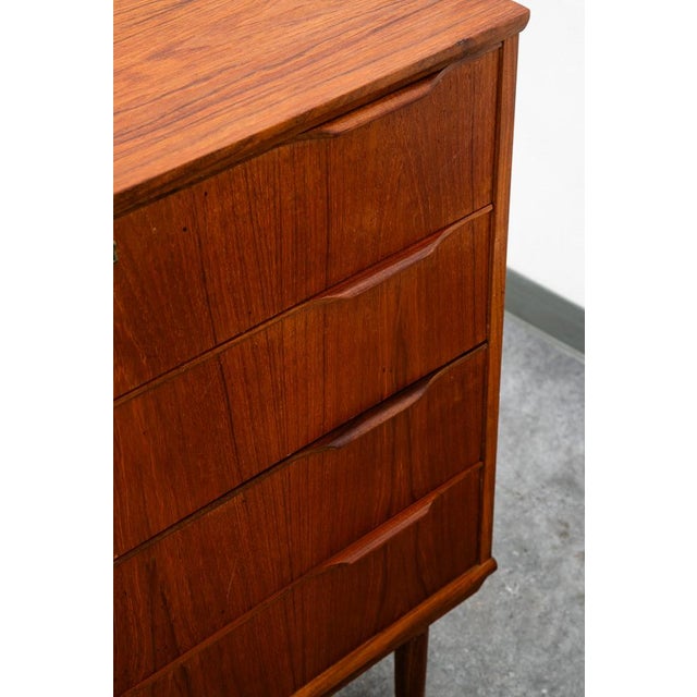 Brown Mid Century Danish Modern Chest of Drawers Dresser Teak Wood Mobler 4 Vintage For Sale - Image 8 of 12
