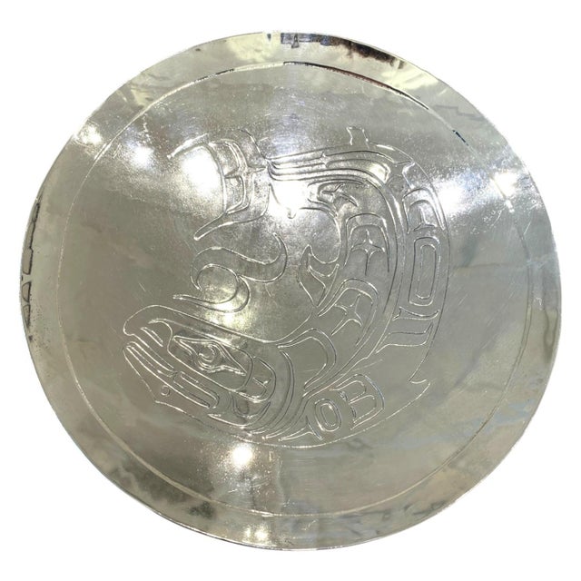 Tribal Harold Alfred Signed Silvered Copper Salmon Formline Pedestal Bowl, Canadian Indigenous First Nations Kwakwaka’wakw Native Art For Sale - Image 3 of 11