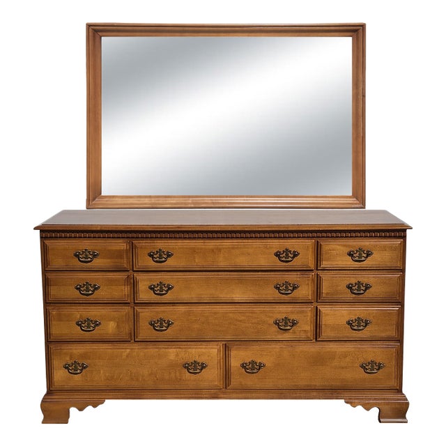 1960s Leo Jiranek for Bassett Chimney Corners Maple Colonial Early American 11-Drawer Dresser & Mirror For Sale