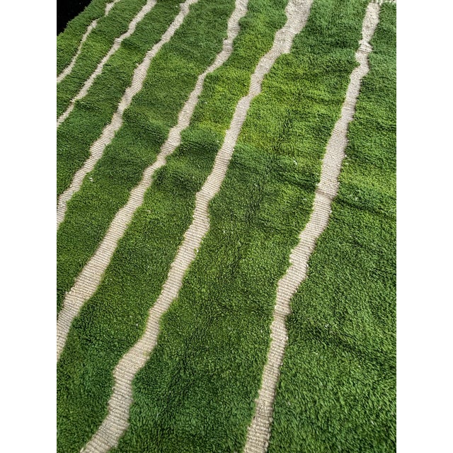 1990s Moroccan Beni Ouarain Wool Rug with Abstract Linear Design, 1990 For Sale - Image 5 of 11