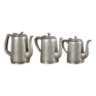 English Graduated Silver-Plated Coffee Pots, 1930s, Set of 3 For Sale