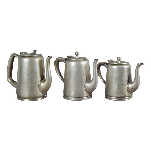 English Graduated Silver-Plated Coffee Pots, 1930s, Set of 3 For Sale