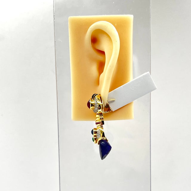 Modern Amethyst Heart With Sapphire, Emerald and Ruby Cabochon Earrings in 18k Gold, A Pair For Sale - Image 3 of 5