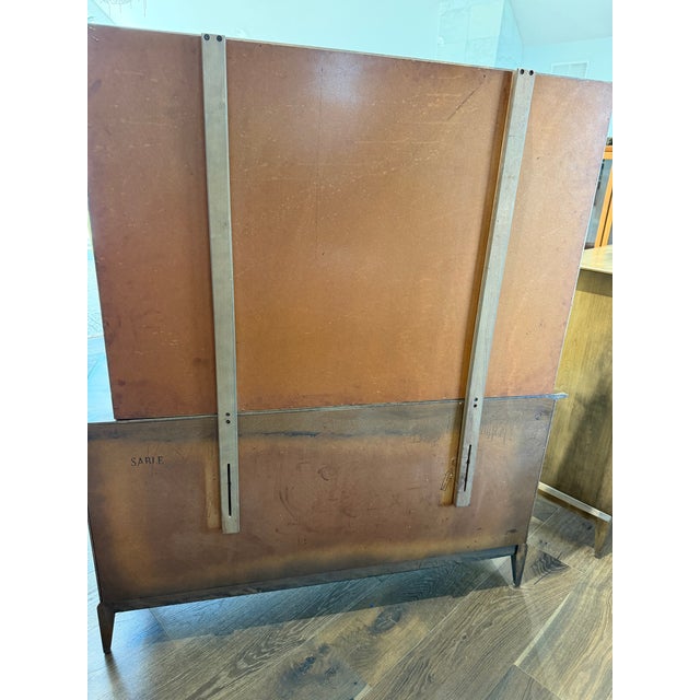 1950s Vintage Heywood-Wakefield "Cadence" Sable Maple Bedroom Suite – 4 Pieces For Sale - Image 5 of 18