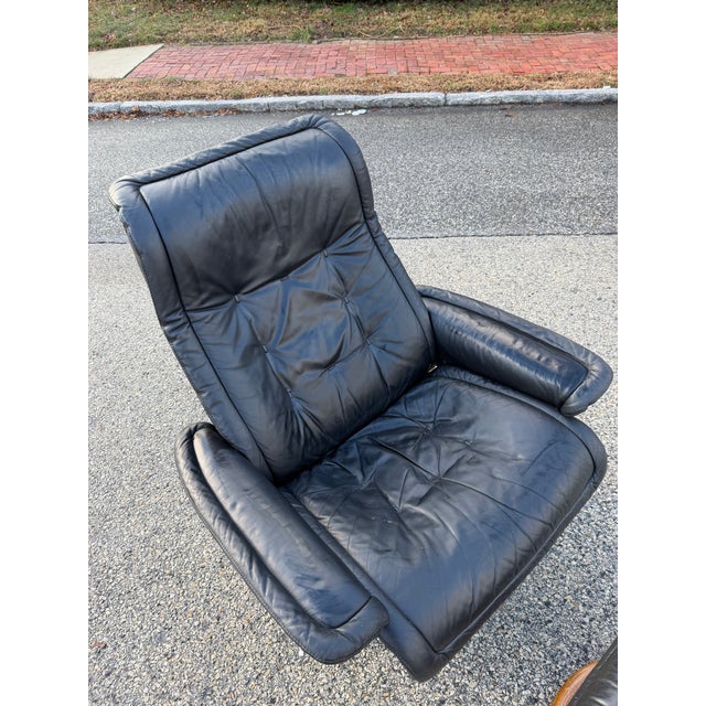 Ekornes ASA 1990s Black Leather Ekornes Stressless Chair and Ottoman For Sale - Image 4 of 12