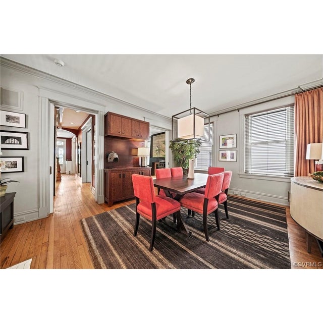 This contemporary cube chandelier was purchased in 2012 and is in great condition. Details: 22" in each dimension (shade...