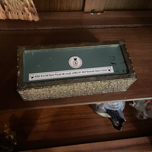 Brass 1980s Reticulated Brass Jewelry Box With Mirror and Beveled Glass Accents For Sale - Image 8 of 10