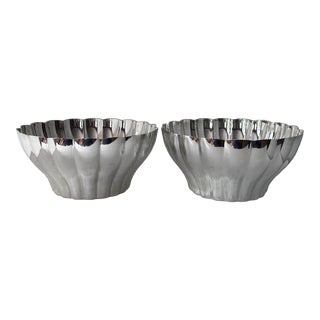 Pair Vintage Scalloped Edge Silver Plate 10" Decorative Bowls by Webster Wilcox. For Sale