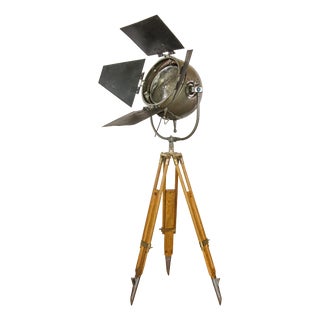 Model 612 The Sputnik Movie Spotlight on Wooden 101 Ama Tripod Floor Lamp by Mole Richardson, 1950s For Sale