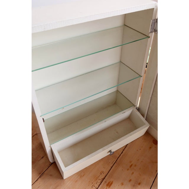 1970s Vintage Wall-Mounted Medicine Cabinet in Ivory-Painted Wood, 1970s For Sale - Image 5 of 9