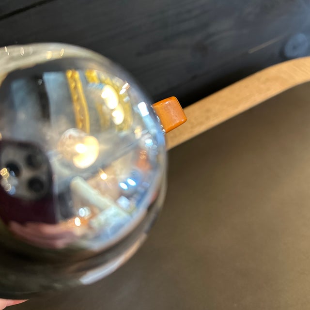 Chrome 1930s Chrome Cocktail Shaker With Bakelite Handle by Faber For Sale - Image 8 of 8