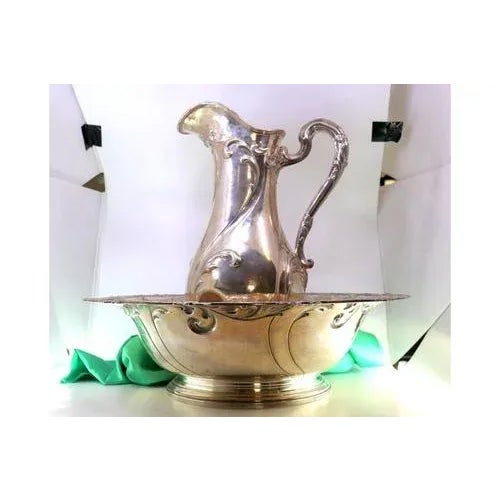 Metal Lavender and Silver Gum with Embossed Acanthus Leaves For Sale - Image 7 of 8